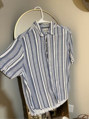 Report Collection Blue & White Vertical Stripe Short-Sleeve Button Down
